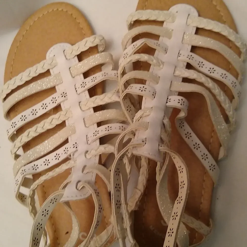 NWOT So Girl’s Size 5 M Gladiator Sandals Zip Back Beachball White